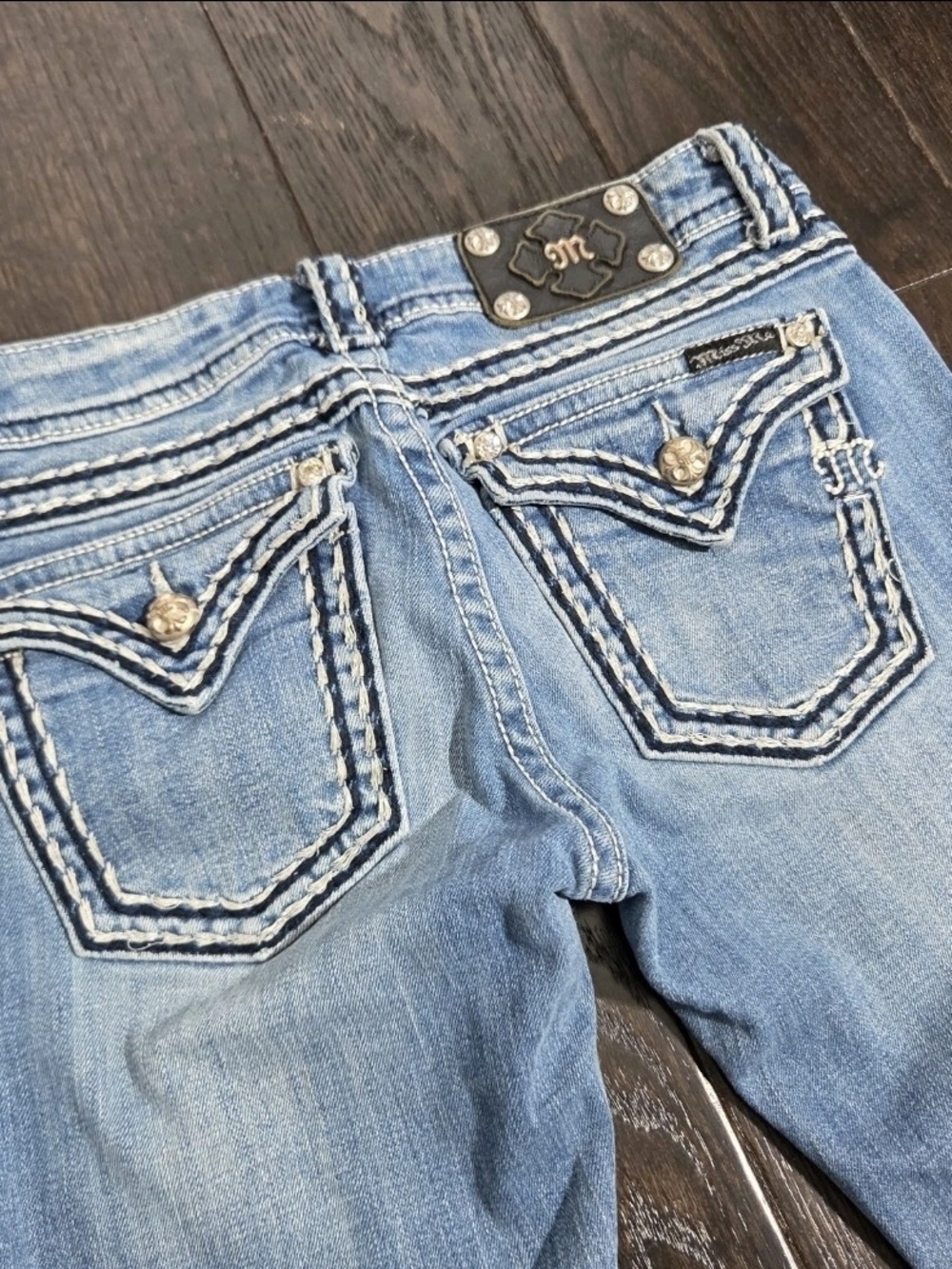 Miss Me Women's Medium Wash Bootcut Jeans, Low Rise Rhineston JS5014B25